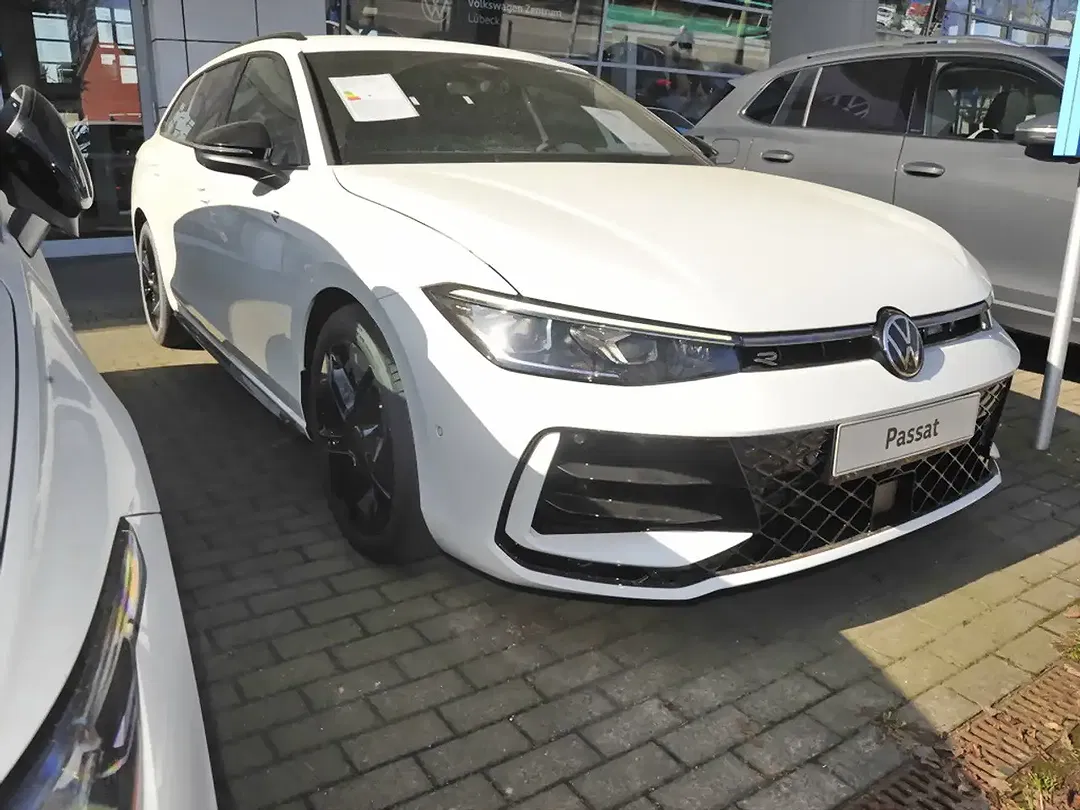 Volkswagen Passat Variant 2.0 TDI DSG R-Line - Thumbnail 3