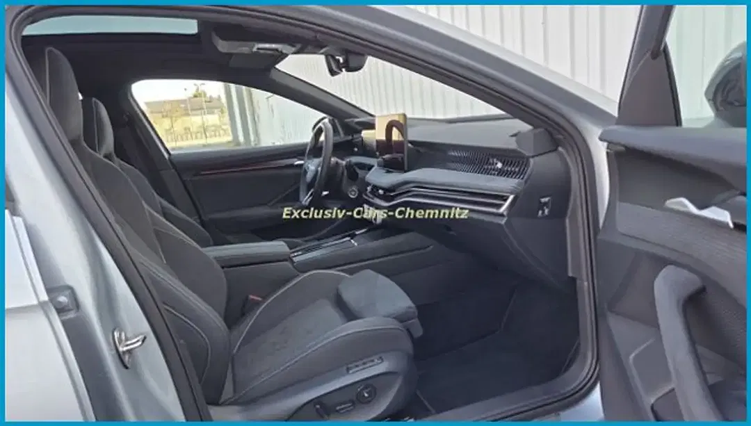 Skoda Superb Hybrid Sportline - Thumbnail 10