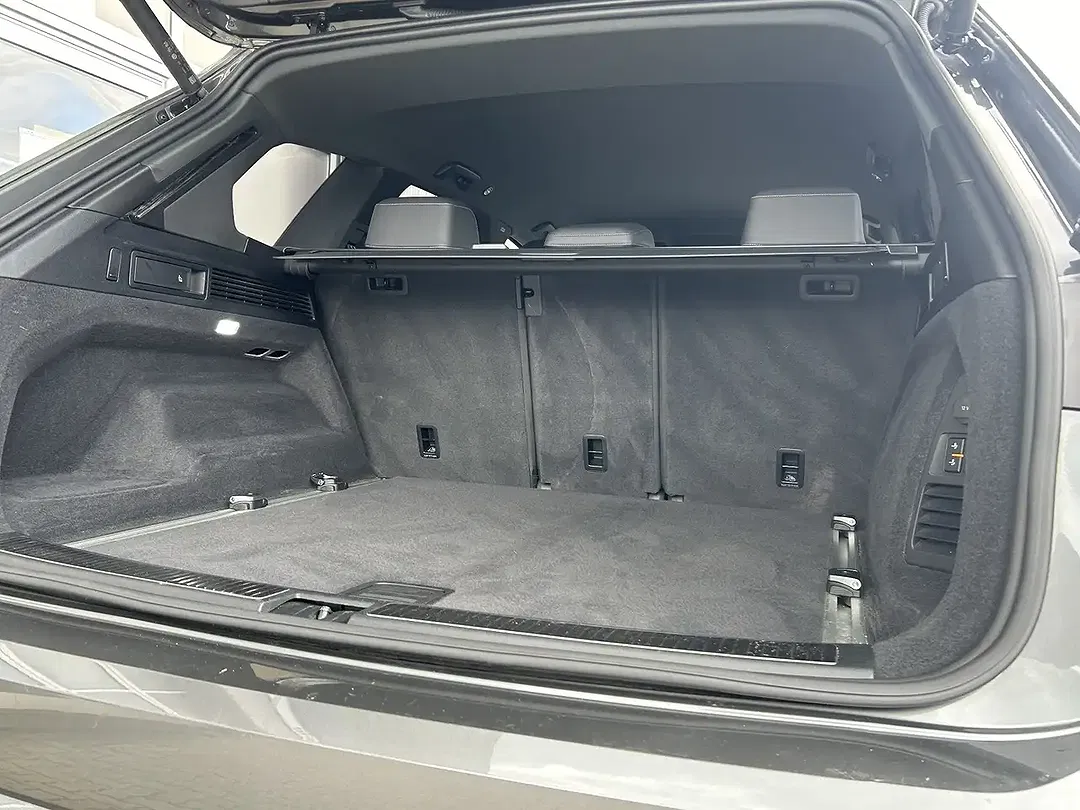 Volkswagen Touareg R-Line - Thumbnail 12