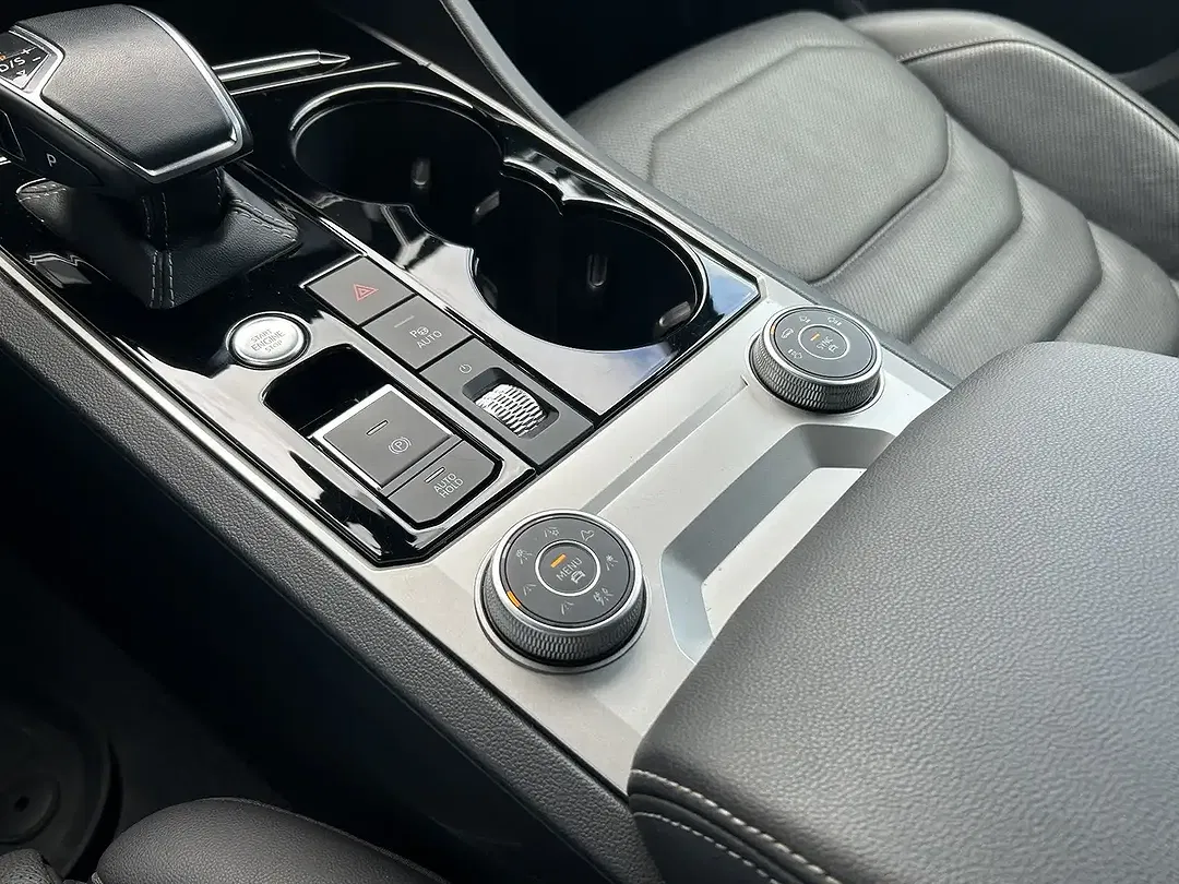 Volkswagen Touareg R-Line - Thumbnail 24