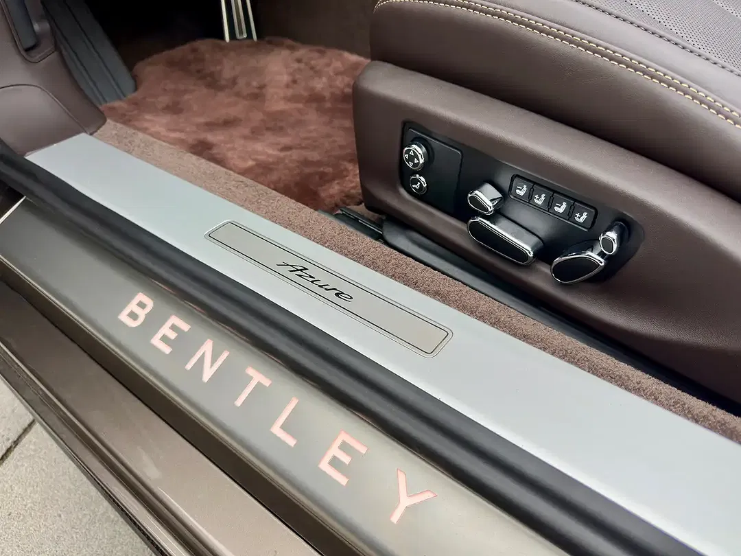 Bentley Continental GTC Azure - Thumbnail 11