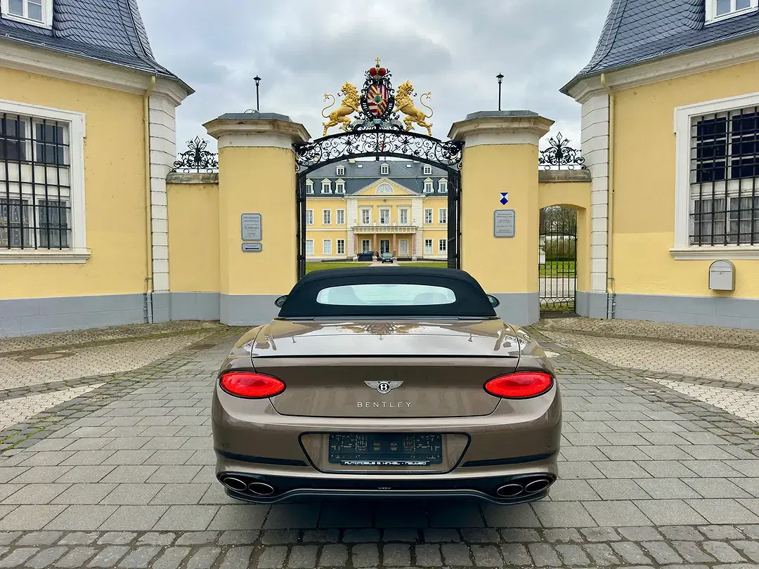 Bentley Continental GTC Azure - Thumbnail 9