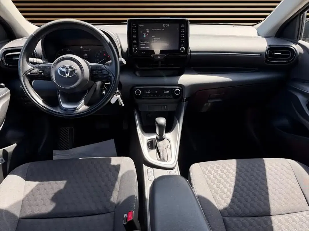 Toyota Yaris - Thumbnail 13