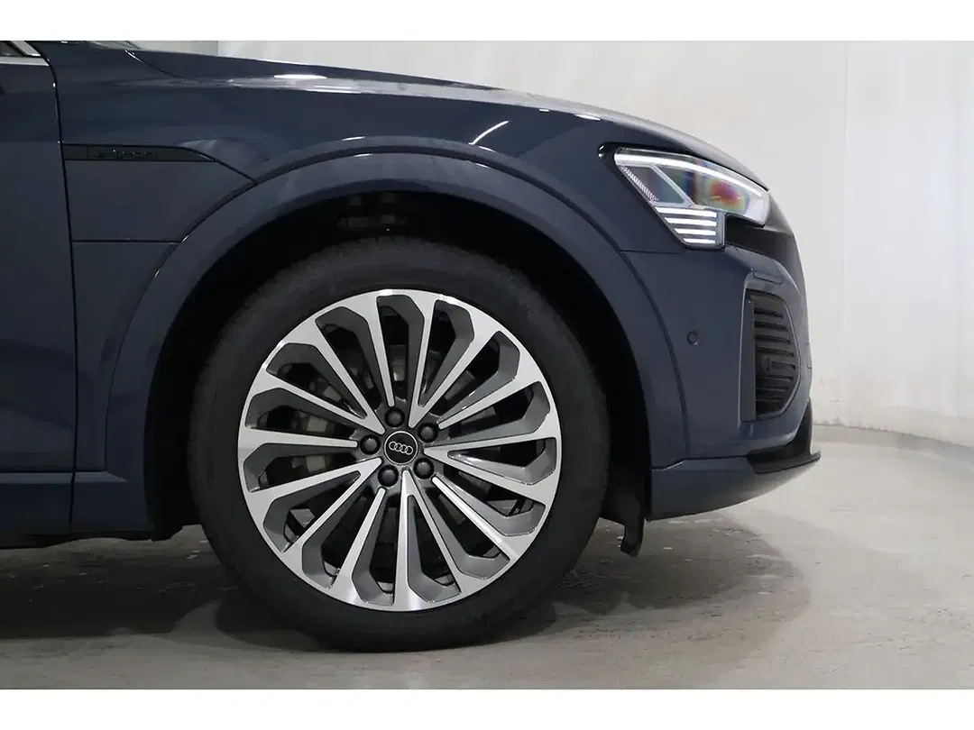 Audi Q8 e-tron 55 quattro Matrix LED S line - Thumbnail 5