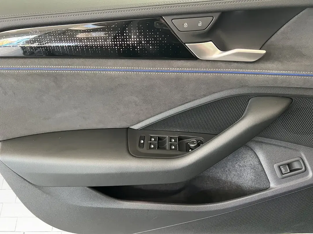 Volkswagen Passat Variant 2.0 TDI 4Motion R-Line - Thumbnail 10