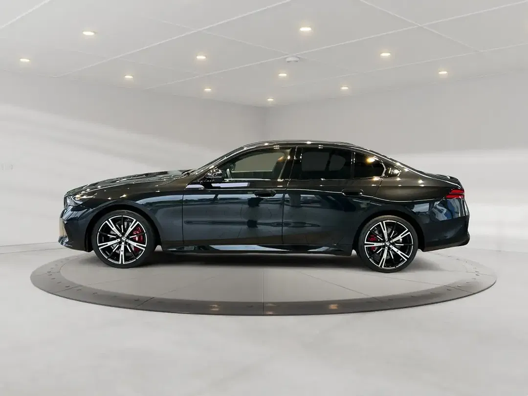 BMW 540 xDrive M Sport - Thumbnail 3