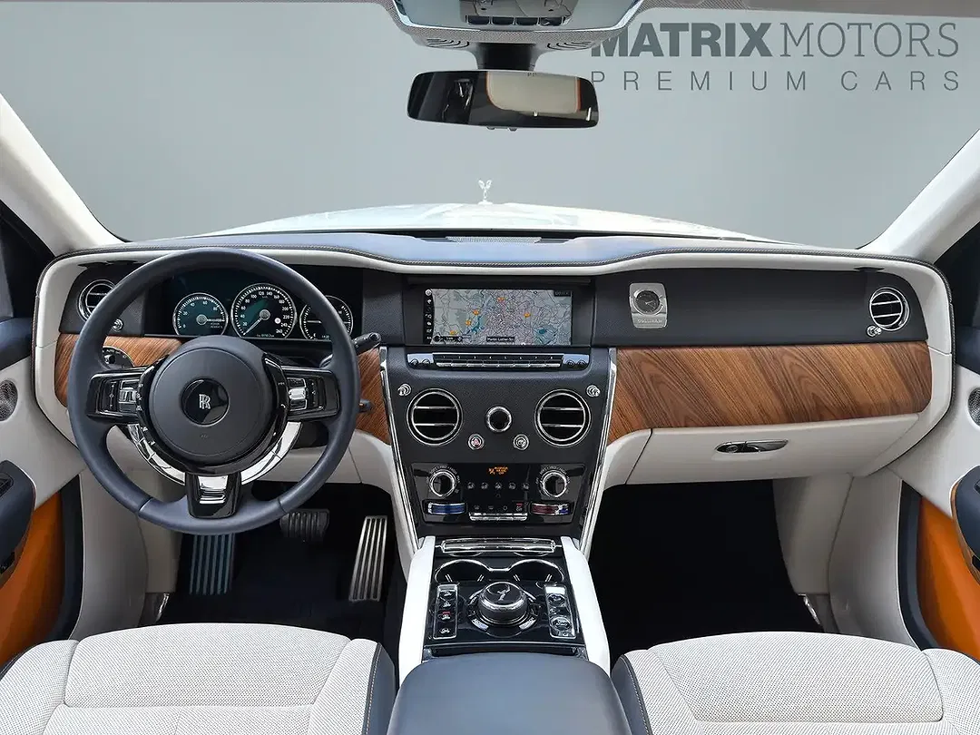 Rolls-Royce Cullinan - Thumbnail 3