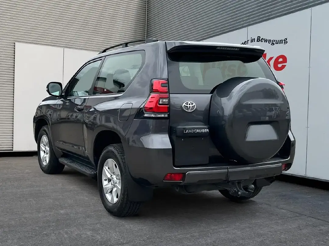 Toyota Land Cruiser 2.8 D-4D - Thumbnail 3