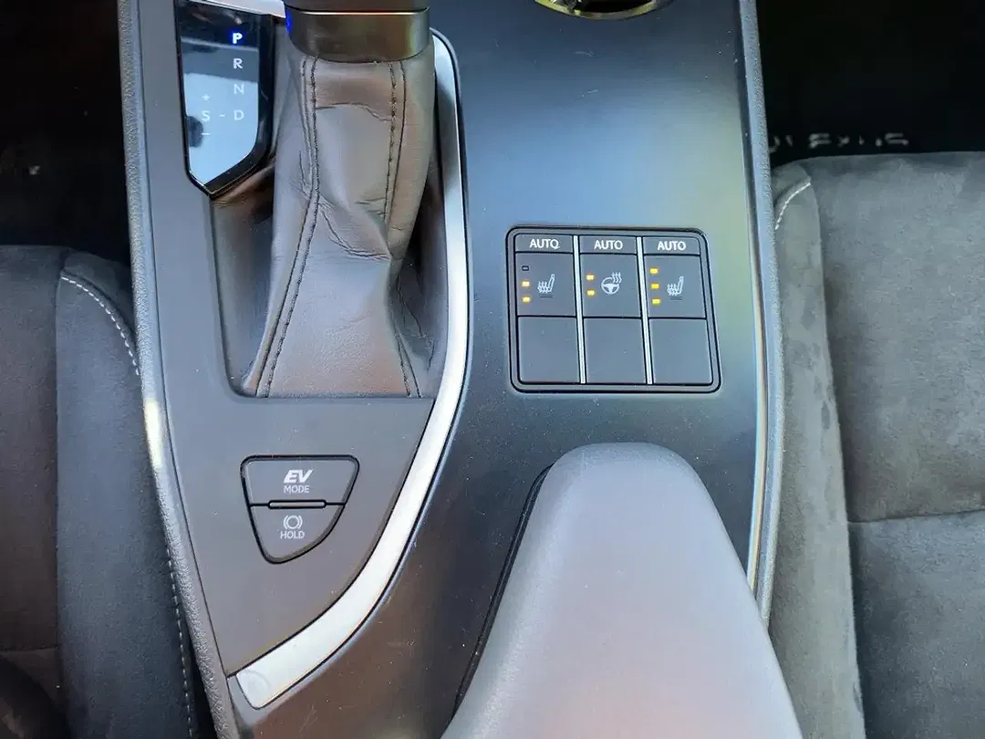 Lexus UX 250h AUT Style Edition - Thumbnail 18