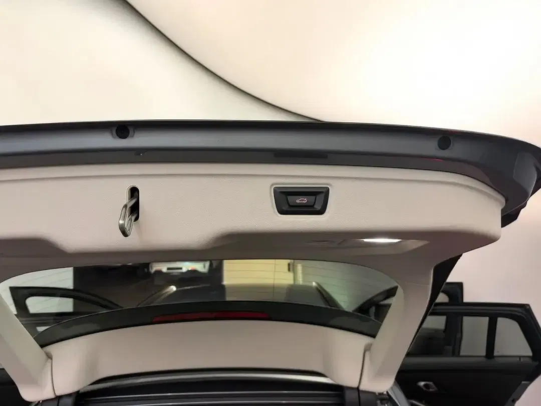 BMW 320 xDrive Shadow Line - Thumbnail 15