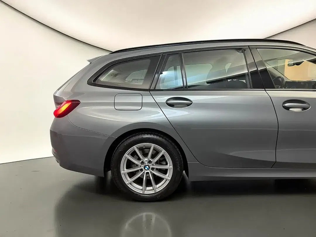 BMW 320 xDrive Shadow Line - Thumbnail 8