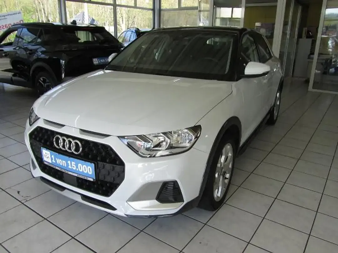 Audi A1 1.0 TFSI Sportback - foto 1