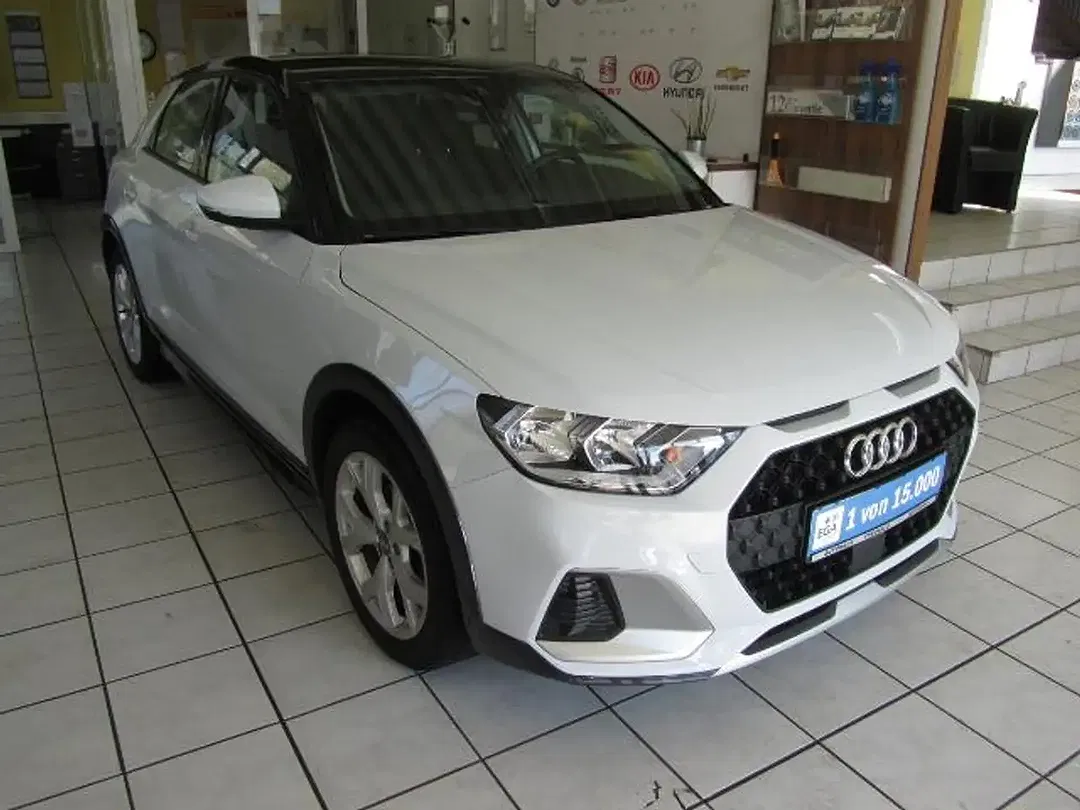 Audi A1 1.0 TFSI Sportback - foto 2