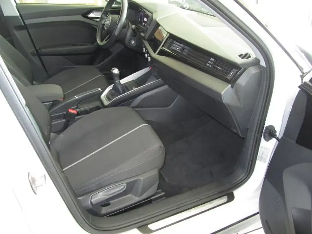 Audi A1 1.0 TFSI Sportback - Thumbnail 6