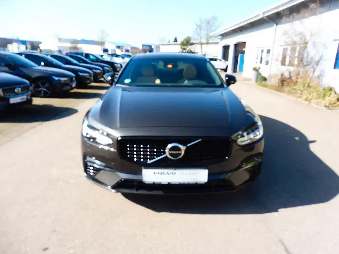 Volvo S90 PHEV Hybrid Recharge Ultimate Dark - Thumbnail 3