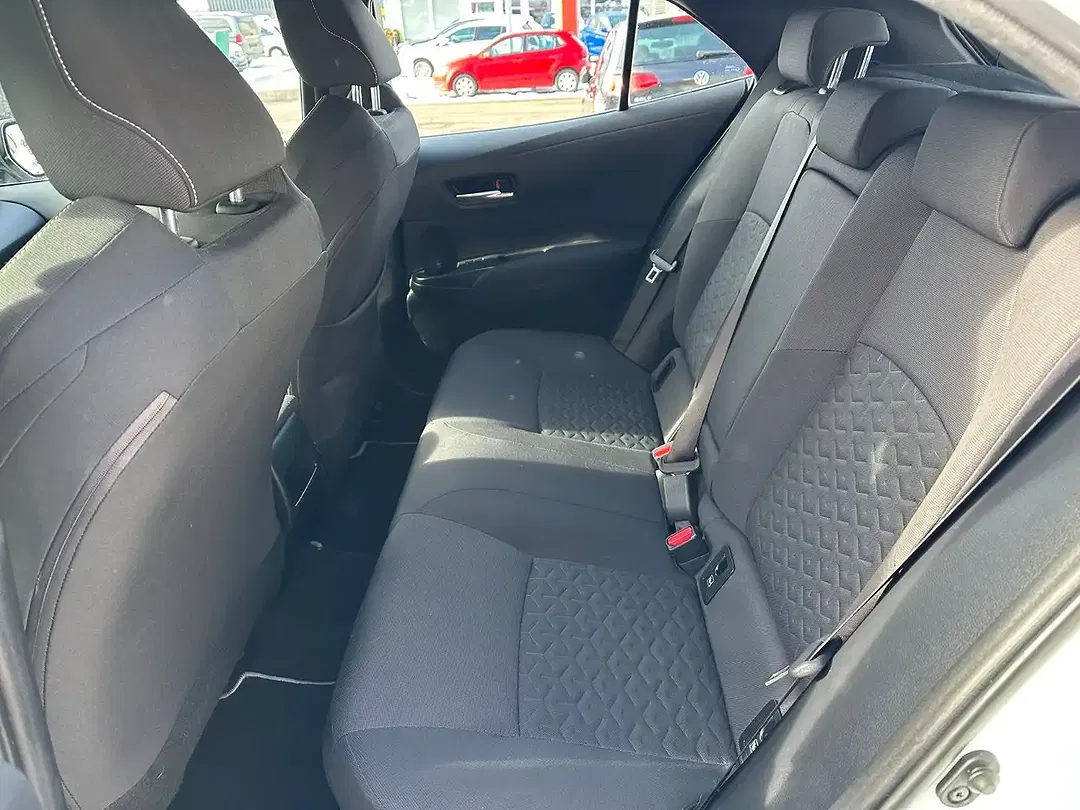 Toyota Corolla Hybrid Business Edition - Thumbnail 11