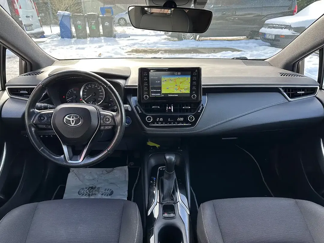 Toyota Corolla Hybrid Business Edition - Thumbnail 12