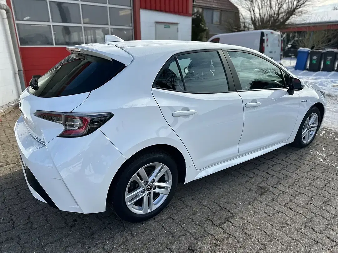 Toyota Corolla Hybrid Business Edition - Thumbnail 5