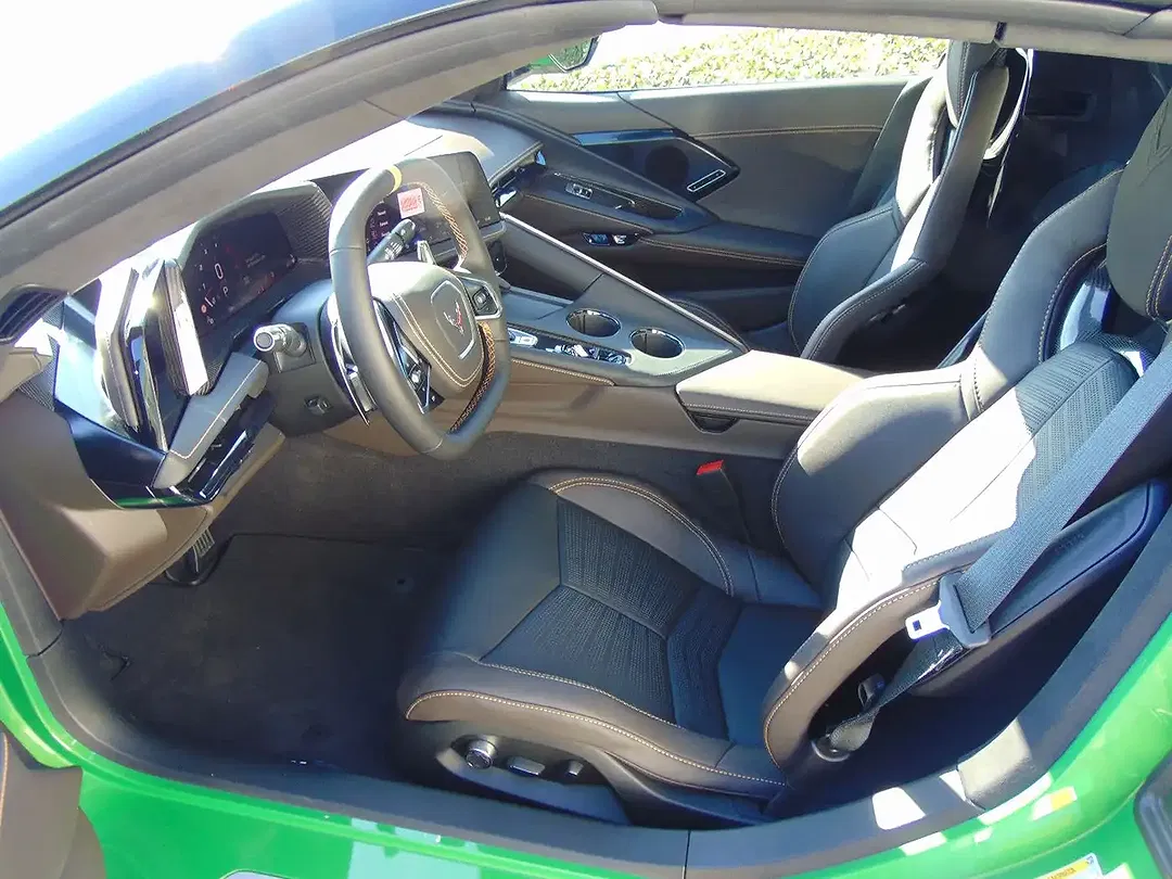 Corvette C8 Convertible 3LT - Thumbnail 3