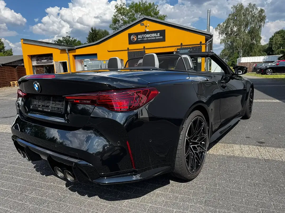 BMW M4 xDrive Convertible - foto 1