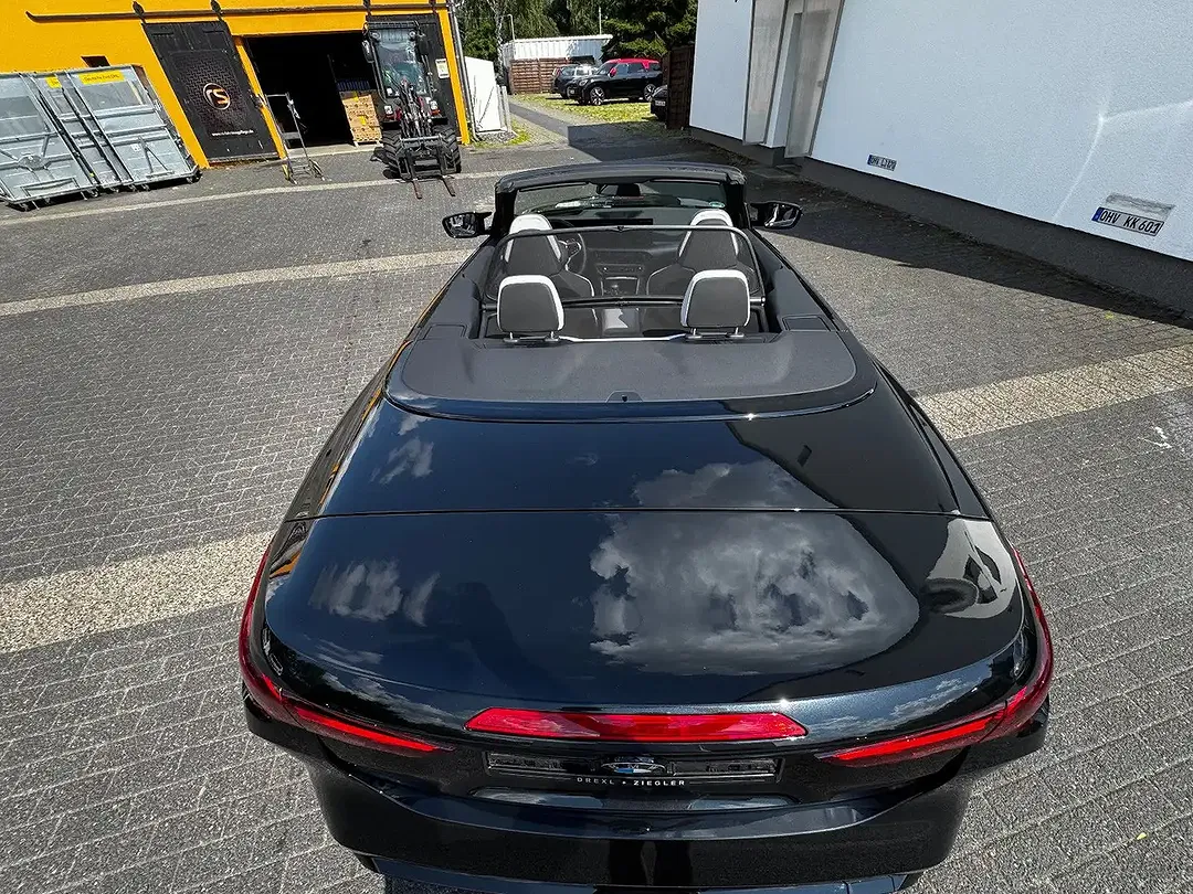 BMW M4 xDrive Convertible - Thumbnail 10