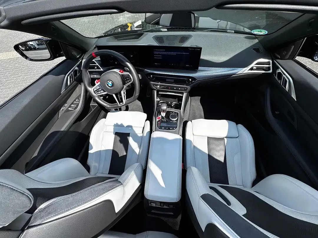 BMW M4 xDrive Convertible - Thumbnail 11