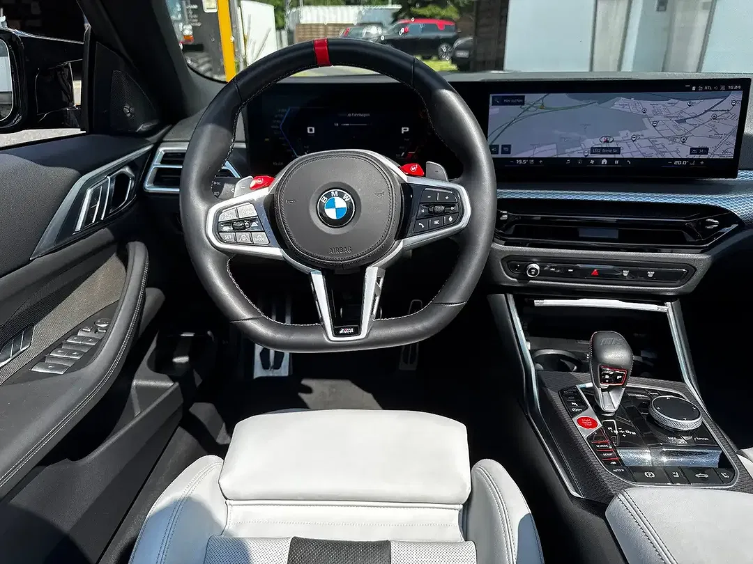 BMW M4 xDrive Convertible - Thumbnail 14