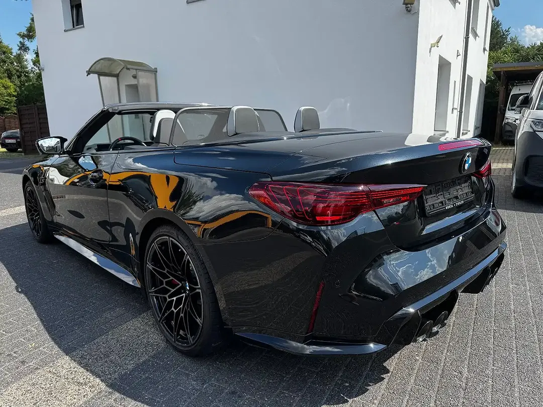 BMW M4 xDrive Convertible - Thumbnail 5
