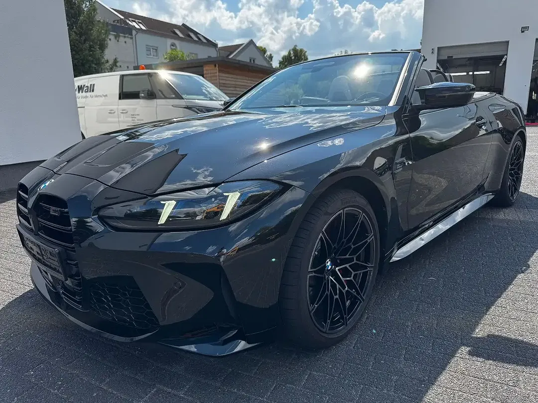 BMW M4 xDrive Convertible - Thumbnail 8