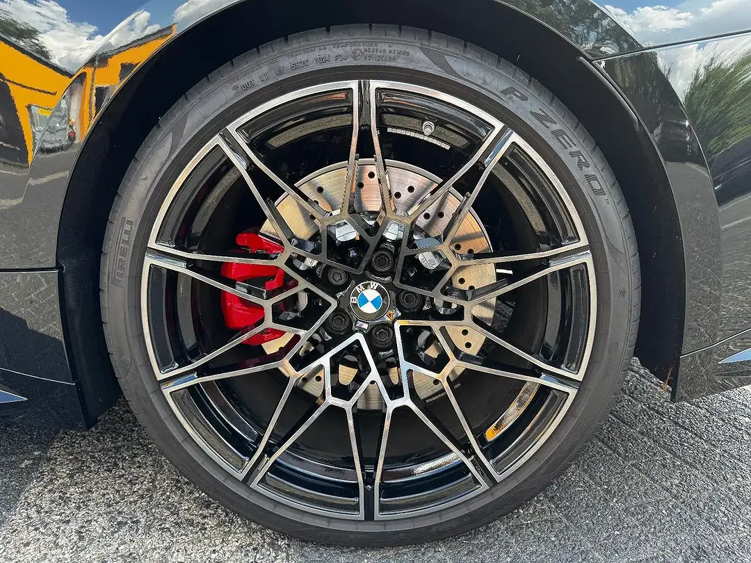 BMW M4 xDrive Convertible - Thumbnail 9
