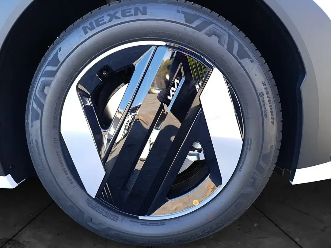 Kia EV4 Air - Thumbnail 5