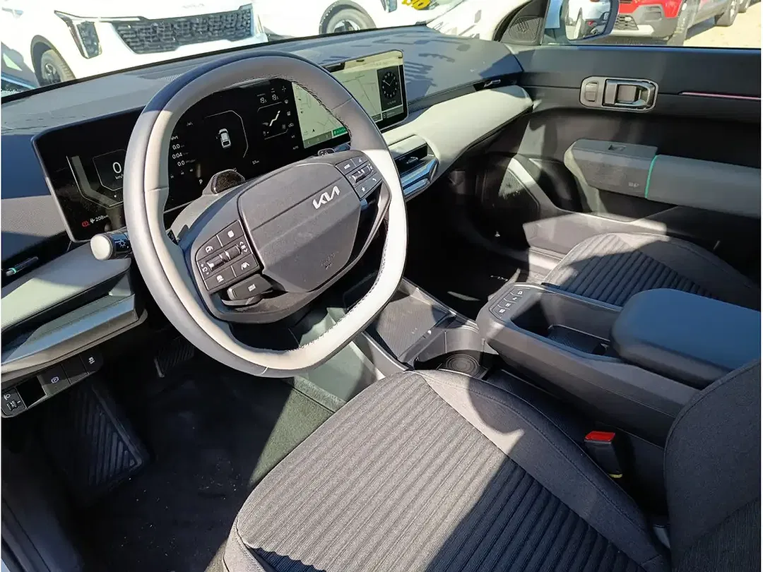 Kia EV4 Air - Thumbnail 6