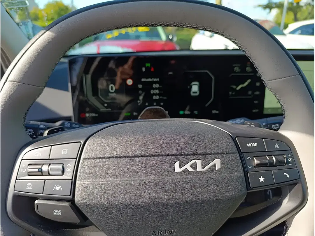 Kia EV4 Air - Thumbnail 9