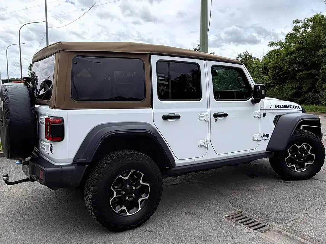 Jeep Wrangler 2.0 Turbo PHEV 4xe Unlimited Rubicon Softtop Hardtop - Thumbnail 13