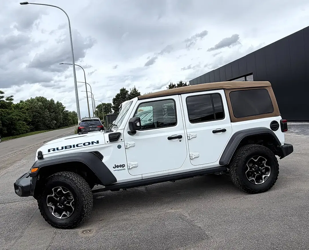 Jeep Wrangler 2.0 Turbo PHEV 4xe Unlimited Rubicon Softtop Hardtop - Thumbnail 6