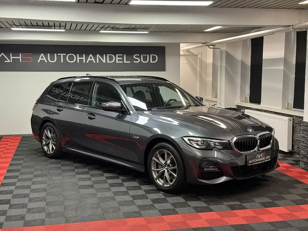 BMW 320 M Sport - Thumbnail 2