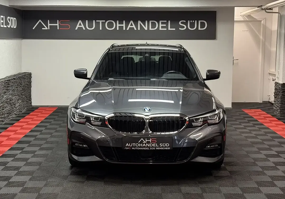 BMW 320 M Sport - Thumbnail 3