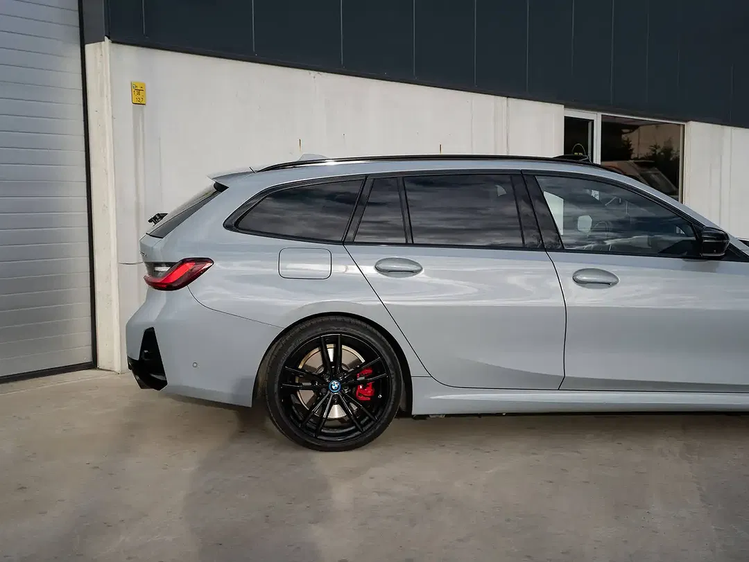 BMW 330 PHEV Touring M Sport Pro - Thumbnail 10