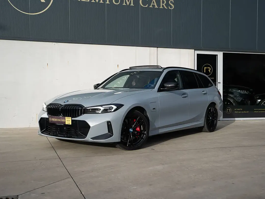 BMW 330 PHEV Touring M Sport Pro - Thumbnail 2