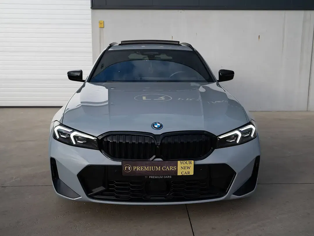 BMW 330 PHEV Touring M Sport Pro - Thumbnail 4