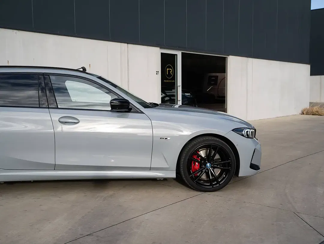 BMW 330 PHEV Touring M Sport Pro - Thumbnail 9