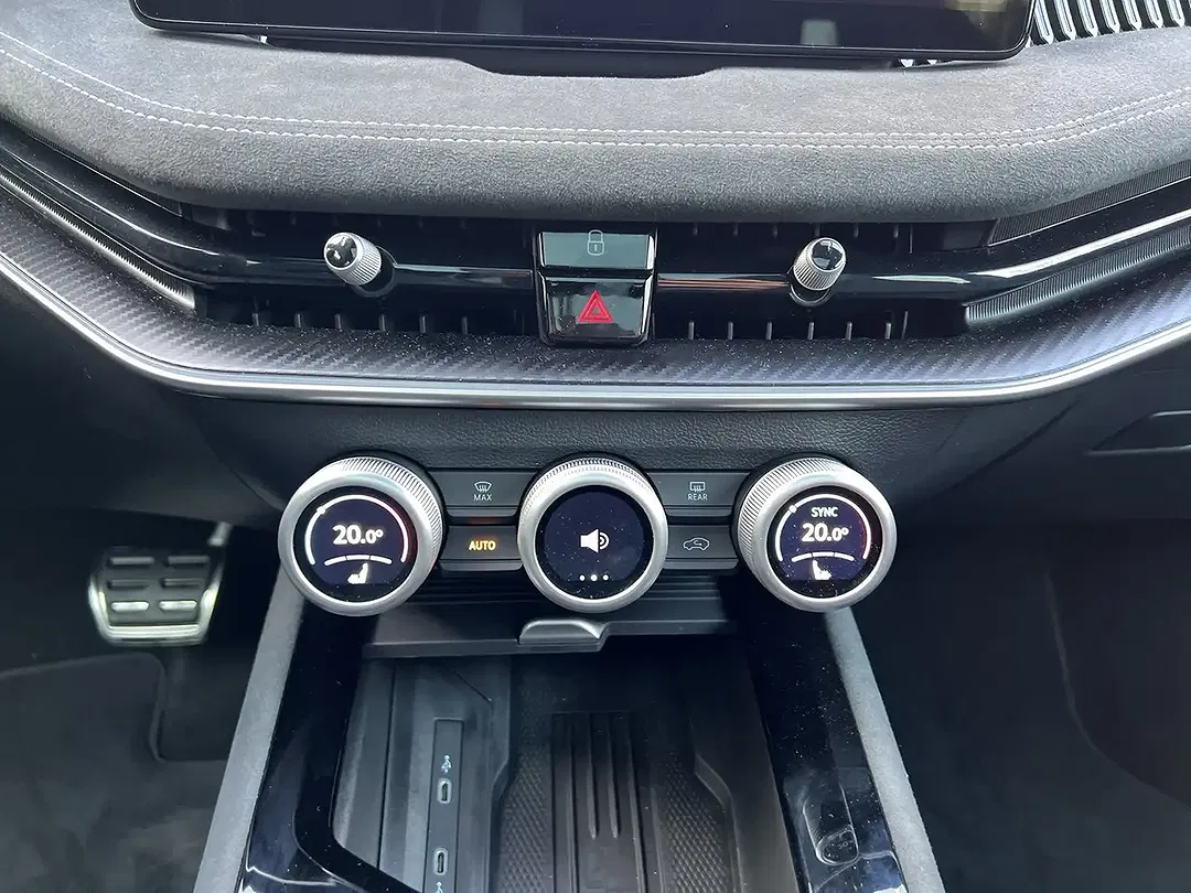 Skoda Superb 2.0 DSG Combi Sportline - Thumbnail 13