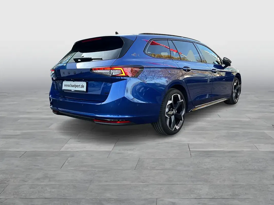 Skoda Superb 2.0 DSG Combi Sportline - Thumbnail 4