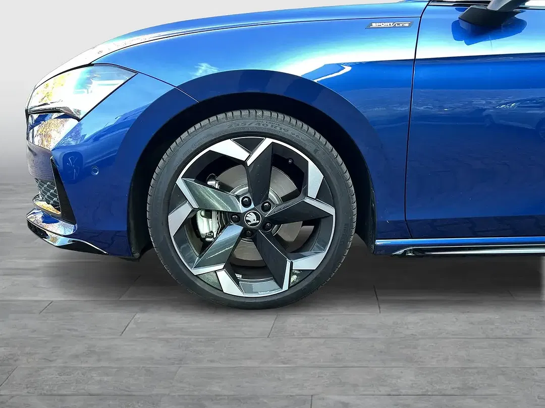 Skoda Superb 2.0 DSG Combi Sportline - Thumbnail 6