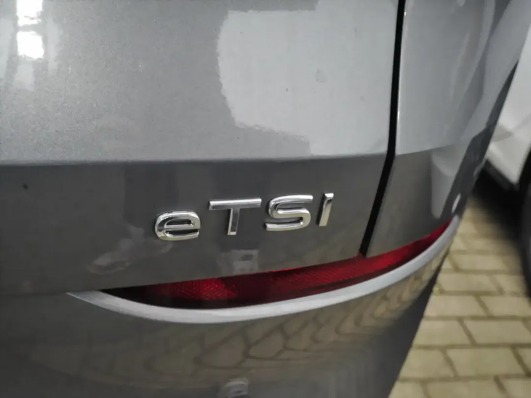 Volkswagen T-Roc 1.5 eTSI Life - Thumbnail 6