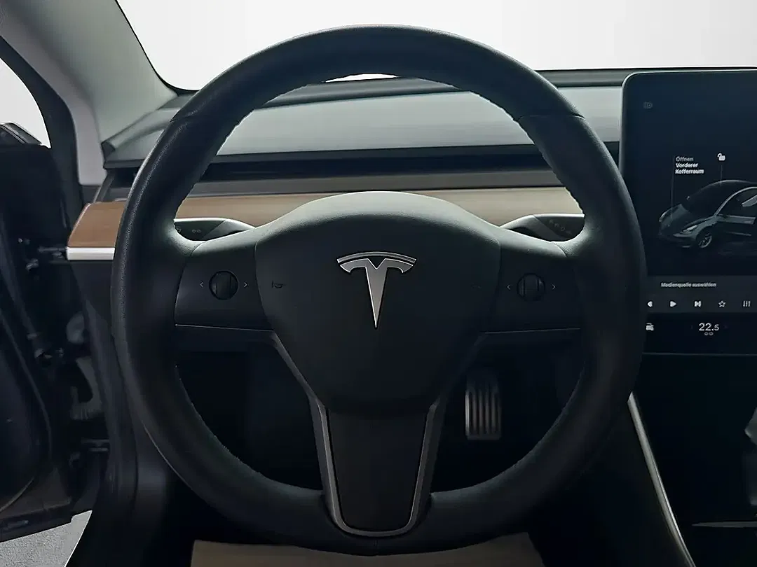 Tesla Model 3 AWD - Thumbnail 13