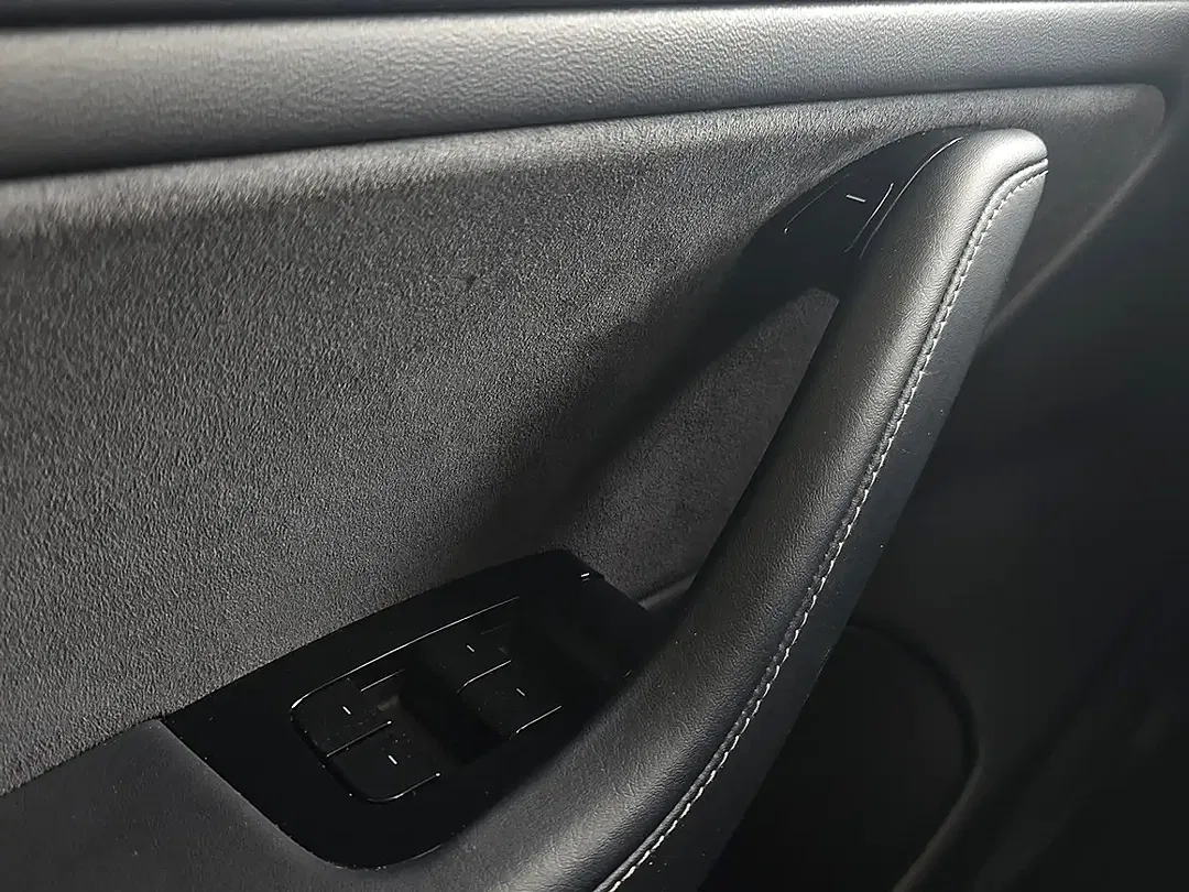 Tesla Model 3 AWD - Thumbnail 14