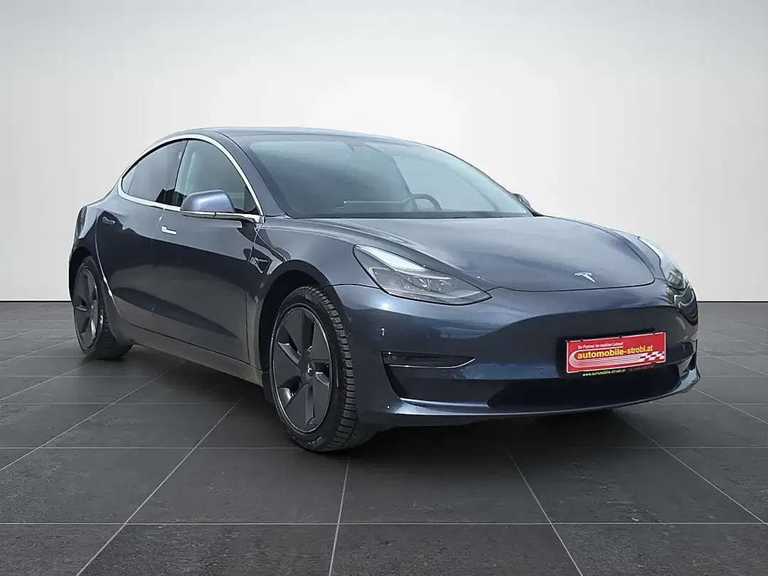 Tesla Model 3 AWD - Thumbnail 3