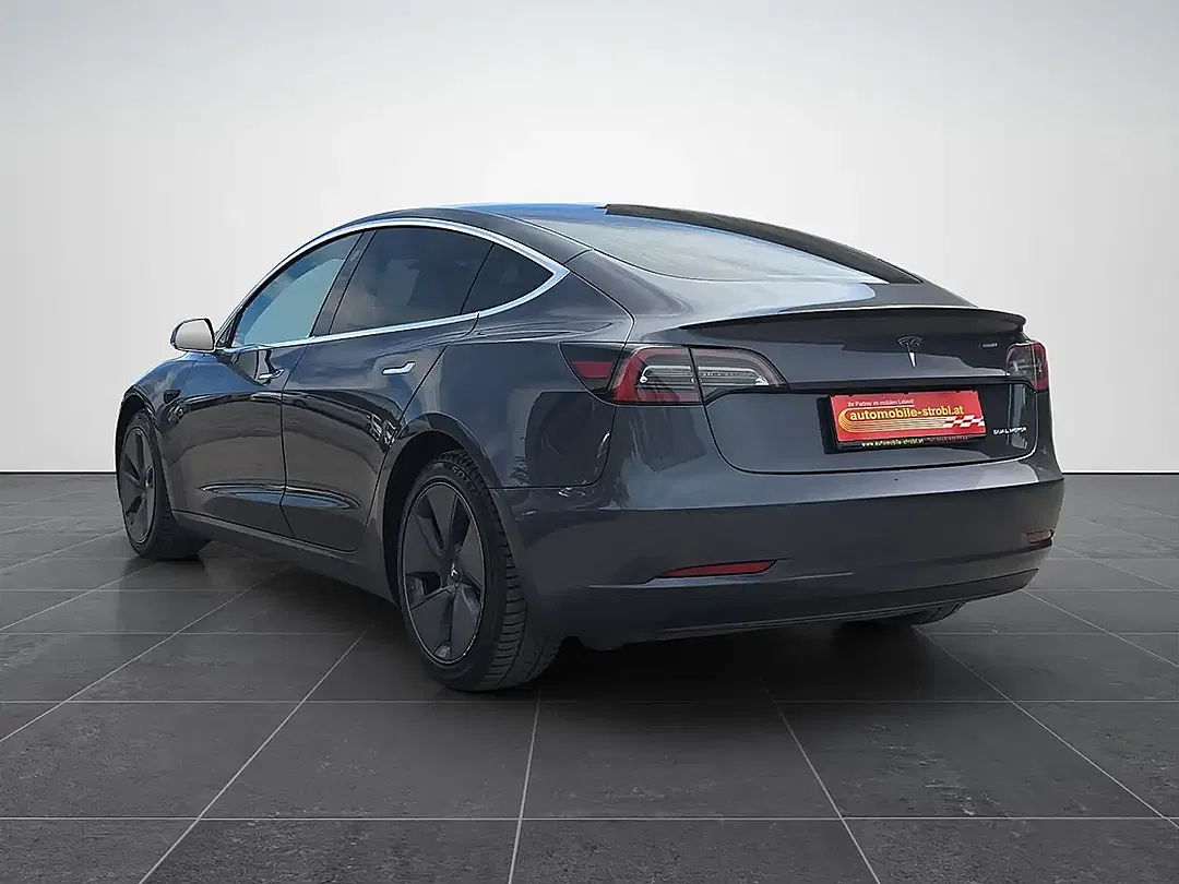Tesla Model 3 AWD - Thumbnail 4