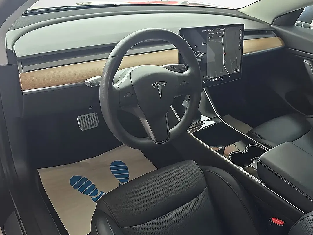 Tesla Model 3 AWD - Thumbnail 8